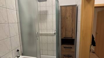 Handtücher, Seife, Toilettenpapier