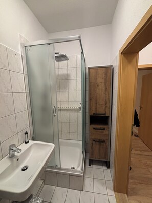 Handtücher, Seife, Toilettenpapier
