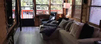 1-bedroom campground in adorable Cleveland with cool outdoor vibes