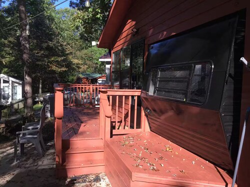 1-bedroom campground in adorable Cleveland with cool outdoor vibes