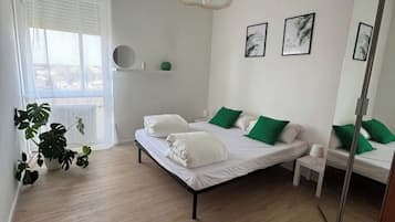 Iron/ironing board, WiFi, bed sheets