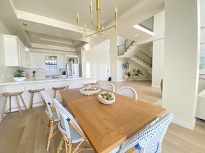 Dining - Styles Beach 2B - Multi Level Ocean View Condo (San Pedro)