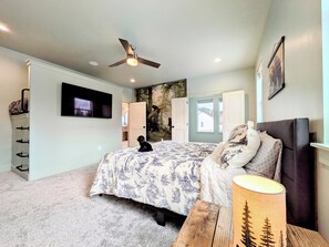 4 soverom, skrivebord, wi-fi (inkludert) og sengetøy