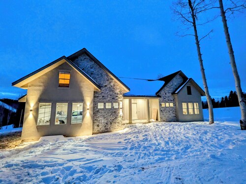 New Ski In/Ski Out Cabin at Eagle Point - Sleeps 23 comfortably!