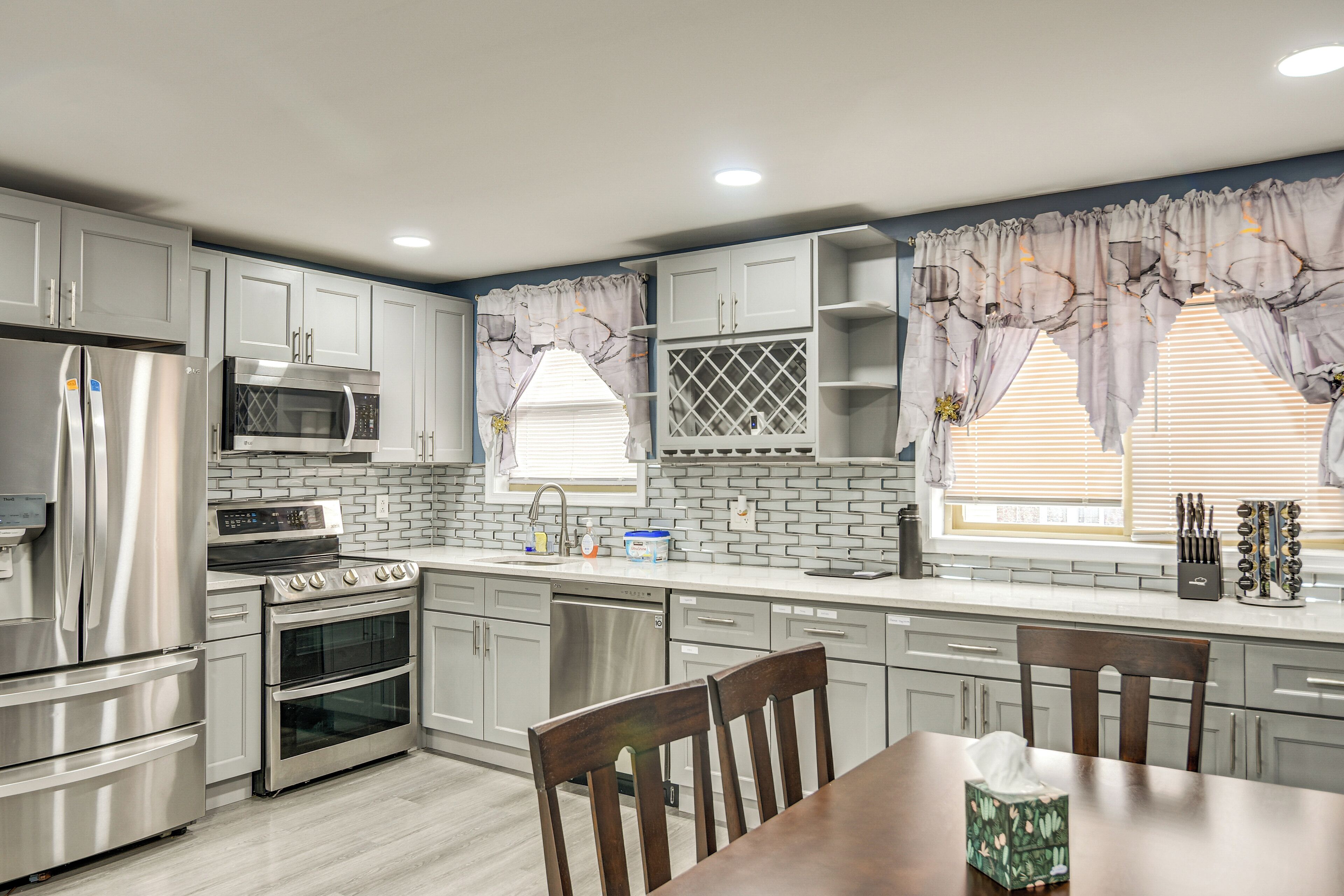 Refrigerador, microondas, parrilla de estufa y lavavajillas 