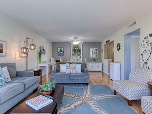 TV, books - MyStay at 3070 Seascape | 3-BR @ Pool, Near Beach in S. Forest, Close to Coligny! (Hilton Head Island)