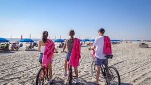Beach nearby - MyStay at 3070 Seascape | 3-BR @ Pool, Near Beach in S. Forest, Close to Coligny! (Hilton Head Island)