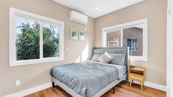 3 chambres, fer et planche à repasser, Wi-Fi gratuit, draps fournis