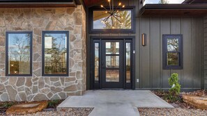 House (5 Bedrooms) | Interior - Modern Smoky Mountain Stay With Two Decks, Plunge Pool & Game Room Overlook Lodge by Avantstay (Sevierville)