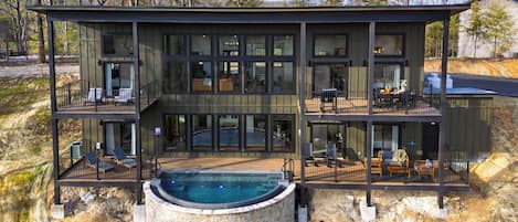 House (5 Bedrooms) | Pool