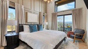 House (5 Bedrooms) | Interior - Modern Smoky Mountain Stay With Two Decks, Plunge Pool & Game Room Overlook Lodge by Avantstay (Sevierville)