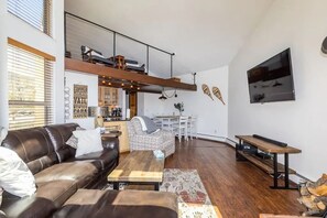TV, fireplace - Top Floor, End Unit Condo with Amazing Mountain Views (Silverthorne)