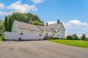 Exterior - SUNNY PRIVATE 1 BEDROOM APARTMENT (Portland)