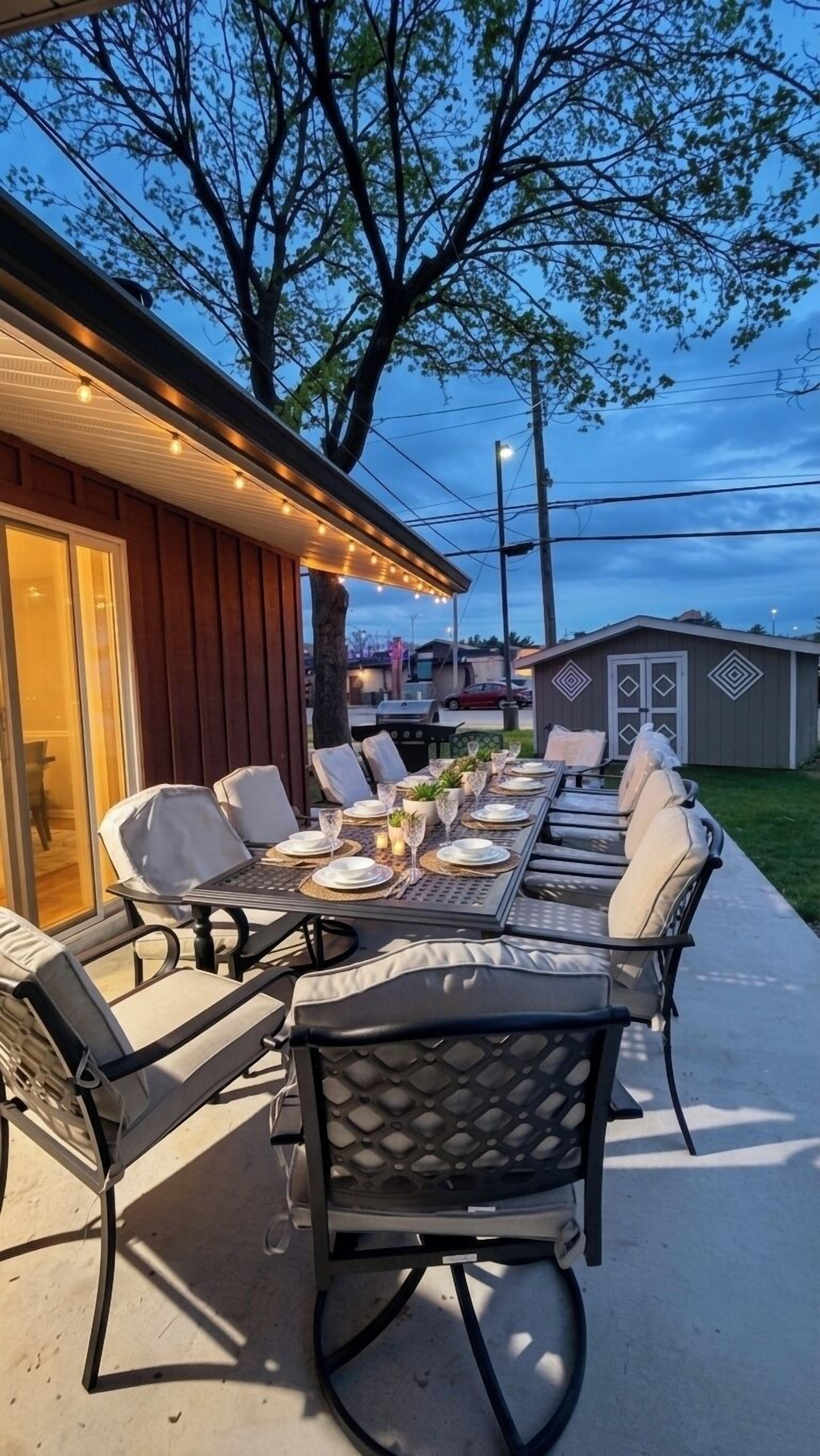 Outdoor dining