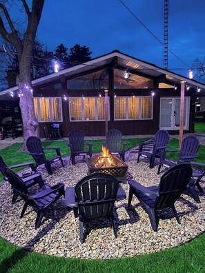 Property grounds - Hines Villa in Wisconsin Dells (Wisconsin Dells)