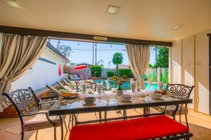 Outdoor dining - 5 Bathroom Scottsdale Serenity Spa (Scottsdale)