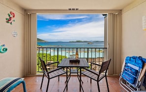 Outdoor dining - Cherie’s Cozy Oceanside Condo-3 Pools-Sapphire (St Thomas)