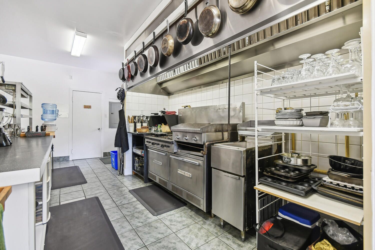 Uuni, liesi, astianpesukone