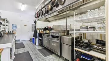 Four, plaque de cuisson, lave-vaisselle