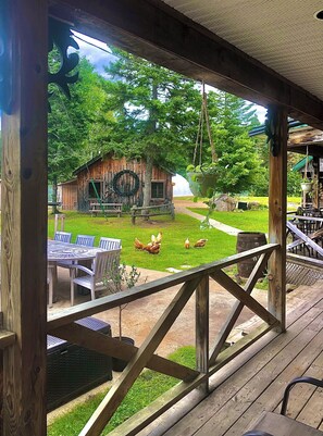 تناول الطعام بالخارج