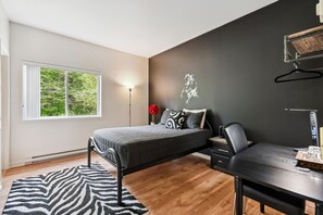 9 عدّة غرف نوم ومكواة/لوح كي وواي فاي وملاءات أسرّة