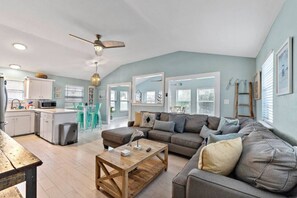 Televisión, videojuegos, futbolito y libros 