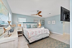 4 bedrooms, desk, iron/ironing board, travel cot - Poolside Paradise w/ Huge Private Pool & Game Room (Galveston)