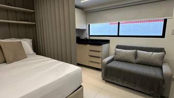 Basic Studio | Blackout curtains, iron/ironing board, free WiFi