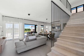 TV - Elysium Escape Villa by aneo travel (Kosinožići)
