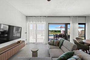 TV - Elysium Escape Villa by aneo travel (Kosinožići)