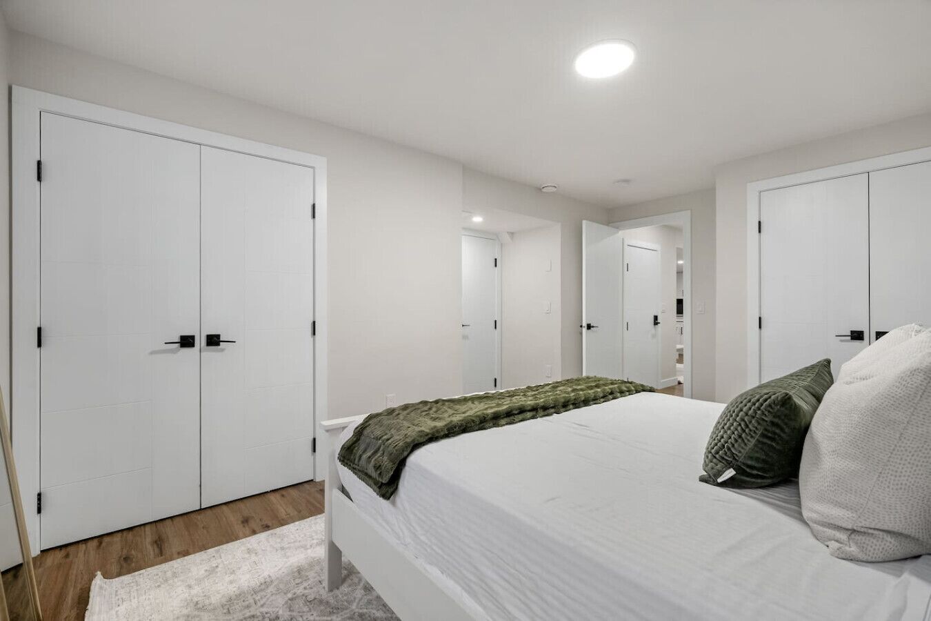 1 bedroom, desk, iron/ironing board, WiFi