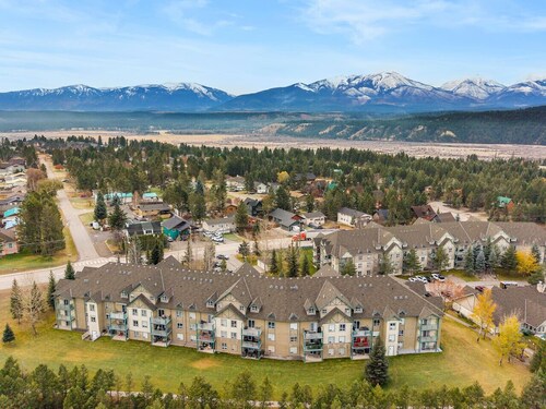 The Radium Rise | Outdoor Pool/Hot Tub | Balcony