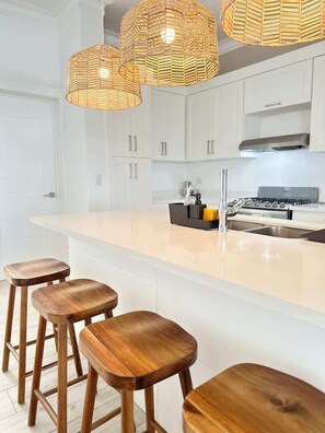 Fridge, microwave, oven, stovetop - Seahaven Villa in Oceanfront Comm Sosua Ocean Vill (Sosúa)