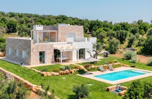 Exterior - Fabulous modern villa on 3 levels, pool & sea view (Leuca)