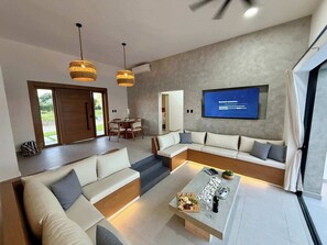 TV - Coral Villa in Oceanfront Comm Sosua Ocean Village (Sosúa)