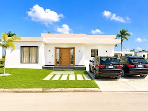 Exterior - Bali Villa | Sunken Lounge & 3 King Beds in SOV (Sosúa)