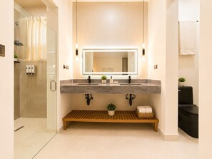 Bathroom - Bali Villa | Sunken Lounge & 3 King Beds in SOV (Sosúa)