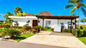 Exterior - Private Pool Villa | Large Yard & Sleeps up to 9 (Sosúa)