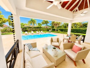 Outdoor dining - Private Pool Villa | Large Yard & Sleeps up to 9 (Sosúa)