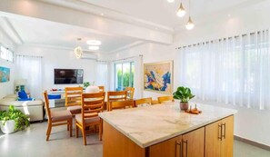 Dining - Sunbreeze Villa in Oceanfront Sosua Ocean Village (Sosúa)