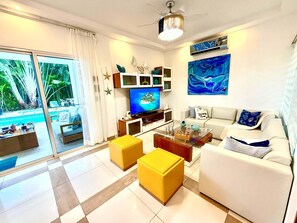 TV, impianto stereo, studio