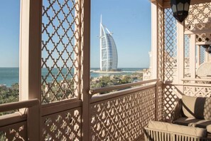 Cribs/infant beds - Jumeirah Al Qasr Dubai (Dubai)