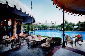 Restaurant - Jumeirah Al Qasr Dubai (Dubai)