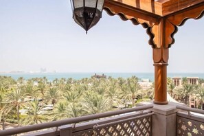 Cots/infant beds - Jumeirah Al Qasr Dubai (Dubai)