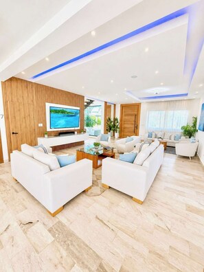 Interior - Sleeps up to 40 |8BR, Mini Golf & Largest Pool SOV (Sosúa)
