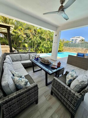 Terrace/patio - Sunset Villa in Oceanfront Sosua Ocean Village (Sosúa)