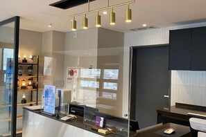 المنشأة من الداخل