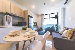 Room - Charis Seaview Suites at The Shore Kota Kinabalu (Kota Kinabalu)