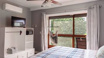 5 bedrooms, iron/ironing board, free WiFi, bed sheets