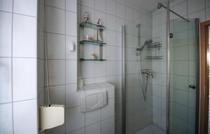 Shower - 1 bedroom lovely apartment in Röbel (Röbel)
